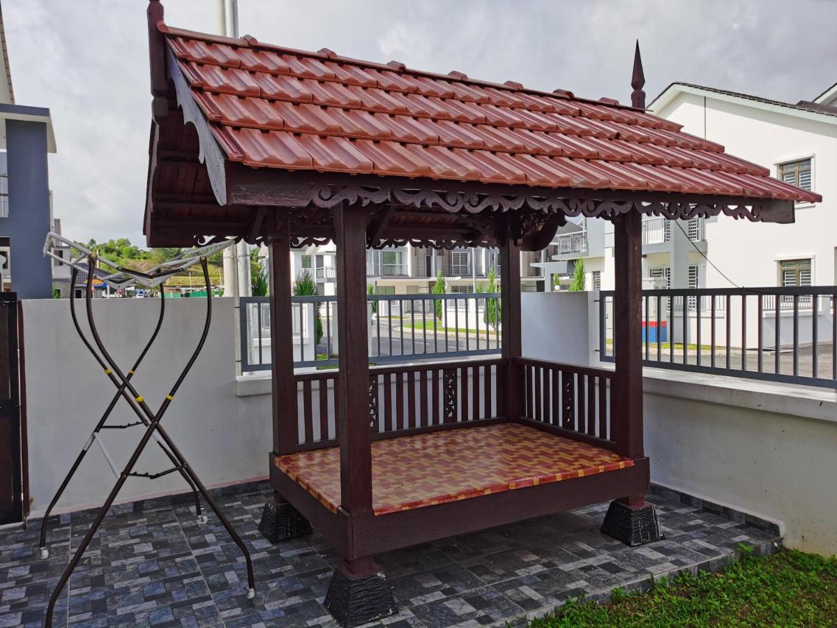 Pesona Suri Homestay Batu Pahat Extérieur photo